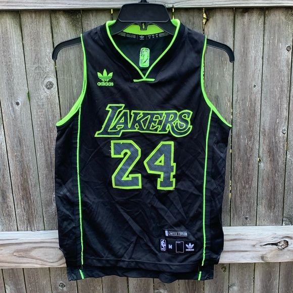 Adidas NBA youth medium limited edition Kobe Bryant jersey!